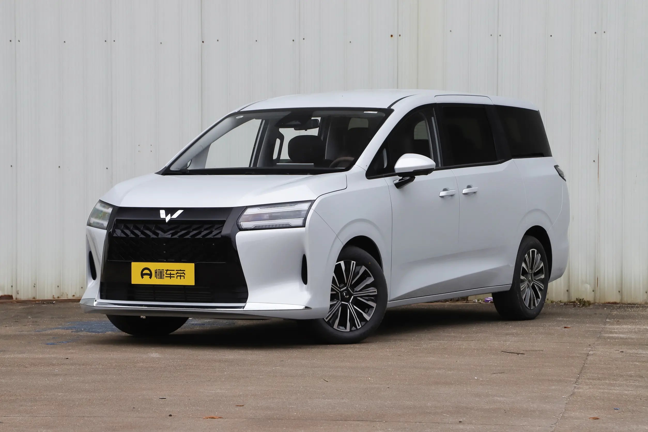 Wuling Starlight 730