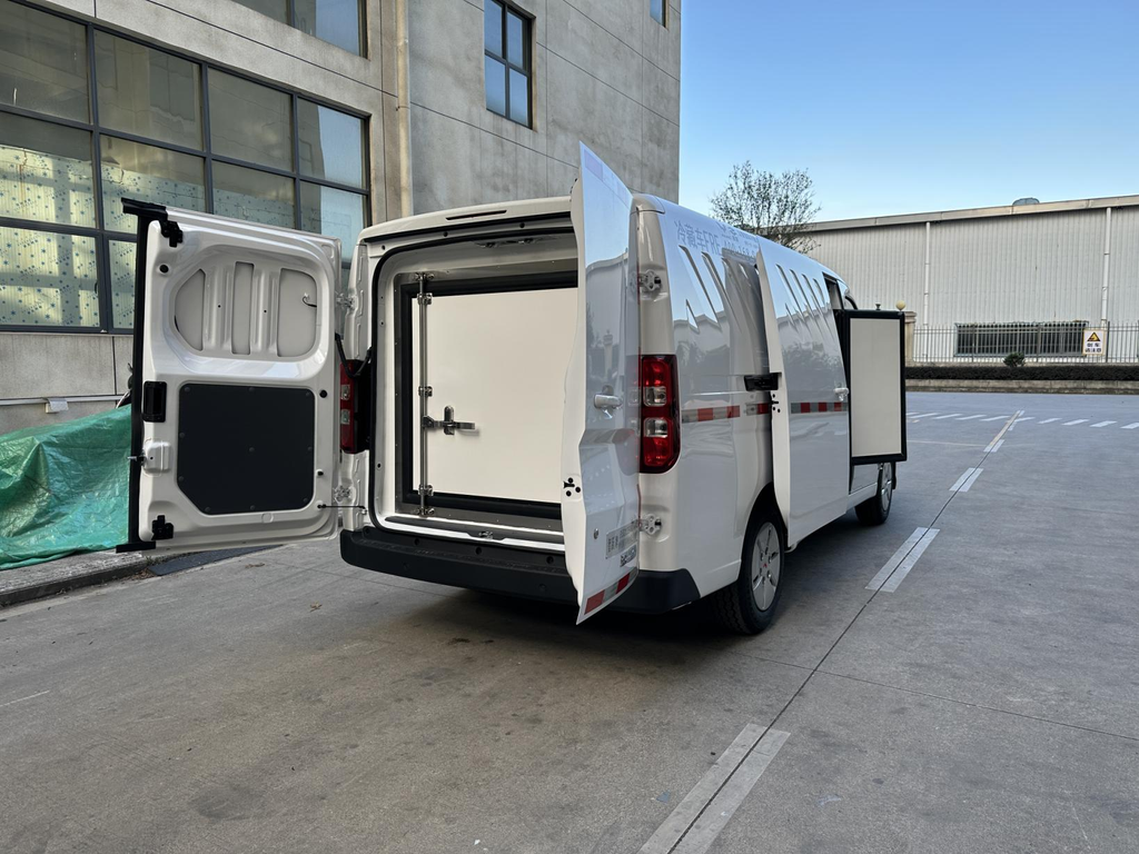 Wuling Zhiyue Yangguang  Cold  Chain Van