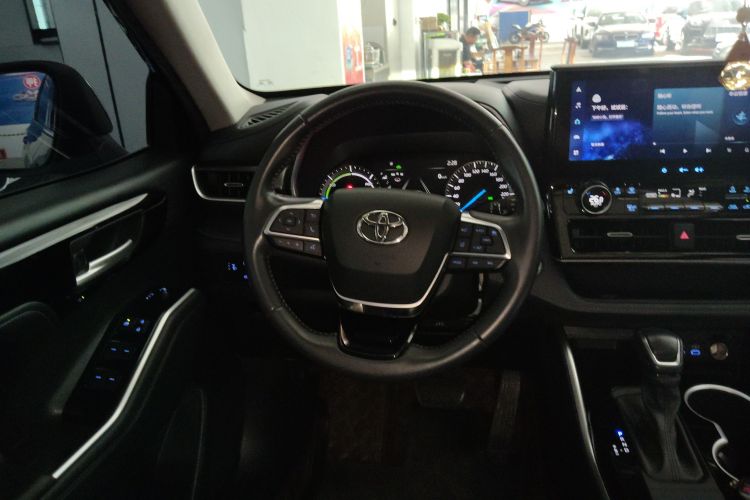 Toyota Highlander 2022 Dual Engine