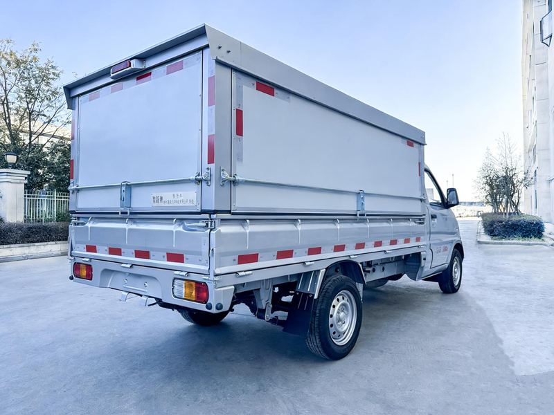 Wuling Rongguang A-Type 3-Door Fruit Vending Truck photo 3