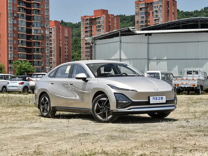 Wuling Starlight photo 3